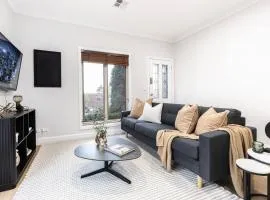 Mickle Townhouse, Steps to CBD