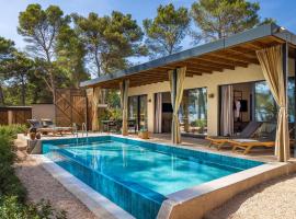 PLACES Hvar Villas by Valamar: Stari Grad şehrinde bir otel