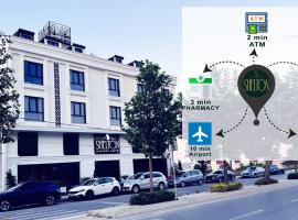 Shelton Airport Hotel، فندق في Arnavutköy