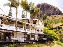 Hotel Casa Linda Guatape, viešbutis mieste Gvatapė