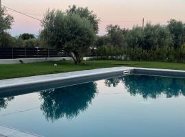 Nostos Luxury Villas with Private Pool in Nafpaktos, hotel Návpaktoszban