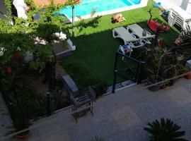 Comfortable Apartment in Feijo with Shared Pool 90 m², hotel u gradu 'Almada'