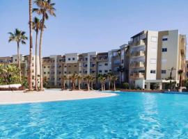 A Luxury 2BR with Big Pools Perfect for Family Summer Escape!, hotel en Monastir