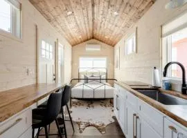 Stay Portland Collection - The Tiny Farmhouse on Alberta