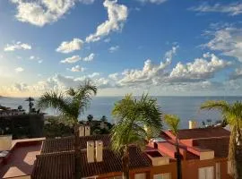 Nomad's Nest - Sea View Apartment with Pool - Ideal for Vacation & Remote Work