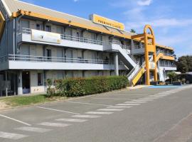 Premiere Classe St Quentin en Yvelines Elancourt – hotel w mieście Trappes