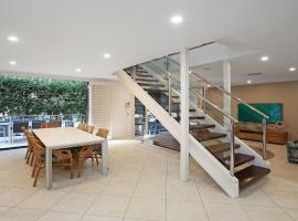 Alemar Close To Beach, Shops and Cafes Accom Holidays, hôtel à Avoca Beach