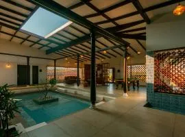 SaffronStays Sarvam - 3bdr wada-inspired pool villa in Igatpuri