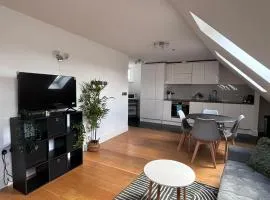 Modern 1-Bed Central Kingston