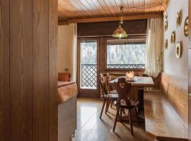 Appartamento Duplex San Vito di Cadore: San Vito di Cadore'de bir otel