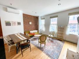 Gorgeous SOHO Duplex Brownstone, apartman u New Yorku