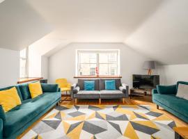 Bright - Central - Sleeps 10, hotel en Edimburgo