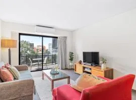 Apartment with City Views in East Perth