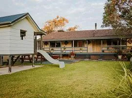 Country Cottage in Town