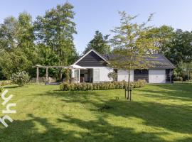 히트호른에 위치한 호텔 OV072 Exklusives 4P-Ferienhaus in bester Lage in Giethoorn