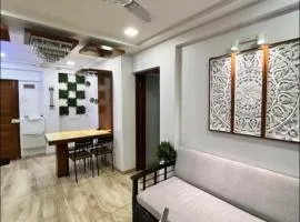 Cozy & Comfortable 2 Bhk Apt ,Carter Rd Bandra