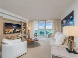 Luxurious Private Condo at 1 Hotel & Homes -1445