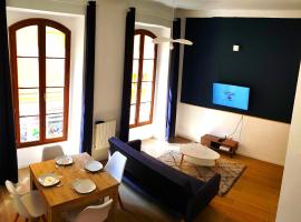 BIG FLAT - LE CALA - Hypercentre - 4 chambres, 13 personnes, proche plage gare et parking, WIFI, Air Conditioning l GROUPE l BUSINESS l FAMILLE, hotel di Nice