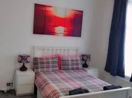 2 bed 1st floor Apartment-own entrance & parking