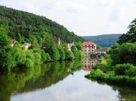 Hotel Schlossresidenz Heitzenhofen, hotel em Duggendorf