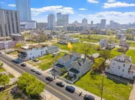 Renovated Ranch Style 6BR 4BA Duplex Beach House