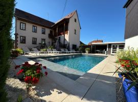 Chambres d'hôtes - L'Ecurie Obernai, hotel u gradu Oberne