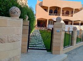 Halfmoon House, villa em El Alamein