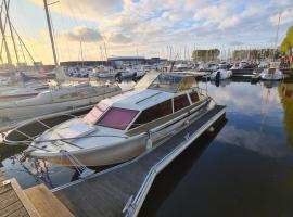 Bateau, hotel v mestu Ouistreham