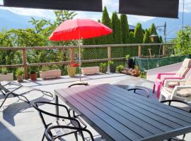 Appartement Randogne avec grande terrasse, khách sạn ở Crans-Montana