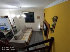 Aptº Triplex no Itaguá à 300 mt. da Orla - 3 Dorm. (1 Suite) 2 vagas