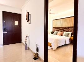 Joy Suite - Exclusive private 4-star AC suite inside Lotus 8 Hotel - 3 min walk from Cochin Airport, hotelli Kochissa