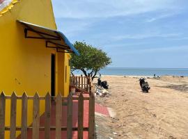 Coral Bay Beach House 1BHK, hotel familiar en Pondicherry