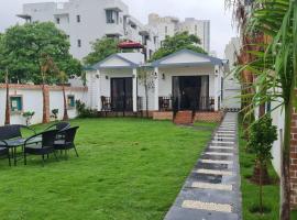 Courtyard By Palm, hotelli kohteessa Gurgaon