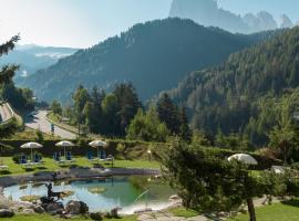 Diamant Spa Resort, hotel u Santa Cristini in Val Gardena