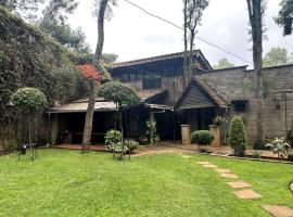 KKs Manor, hotel di Nyeri