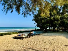 Galu Backpackers & Ecolodge, bed and breakfast en Diani Beach