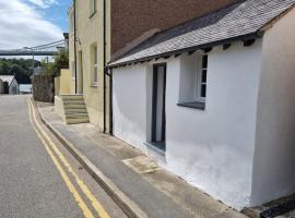 Ferrymans Cottage - Iconic Listed Building, hotel em Menai Bridge