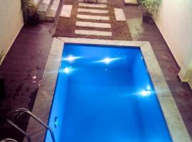 Private 3BHK Luxurious Villa with Indoor Pool near Mahabalipuram, hotel sa Chengalpattu