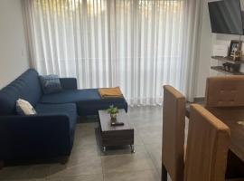 Lovely 1 bedroom condo with pool gym N rooftop, hotel em Culiacán