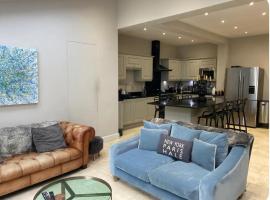 Luxury Central Hale living, hotell i Altrincham