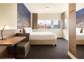 Rotterdam Teleport Hotel، فندق في روتردام