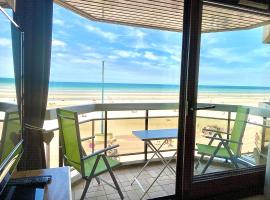 Appartement vue frontale mer, 4 personnes, accessible hotel in Bray-Dunes