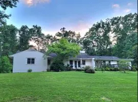 Meadow View Acres - 6 acre spacious estate 20 min from UVA