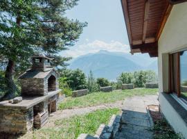 Magnifique chalet mitoyen avec vue sur les montagnes, khách sạn ở Crans-Montana