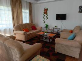 The kioka gardens 2 bedroom stand alone, Cama e café (B&B) em Nanyuki