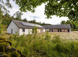 An Spiris Accommodation at Dundreggan Rewilding Centre, hotel Dundregganben