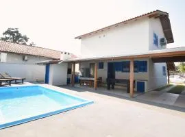 Casa Içara - 4 quartos - piscina