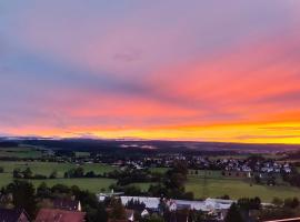 Schicke Ferien Wohnung mit tollem Ausblick in Schwarzwald., hotel din Villingen-Schwenningen