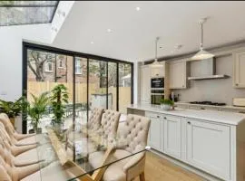 stylish & spacious London 4 beds house