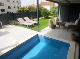 UNIQUE Trogir - garden with PRIVATE heated massage POOL ONLY FOR YOU